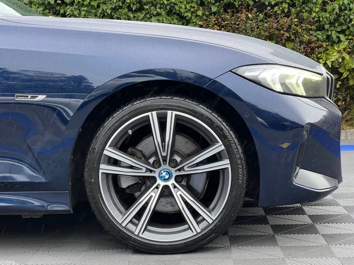 BMW 3-Series Estate, Petrol Plug-in Hybrid, 2022, Blue