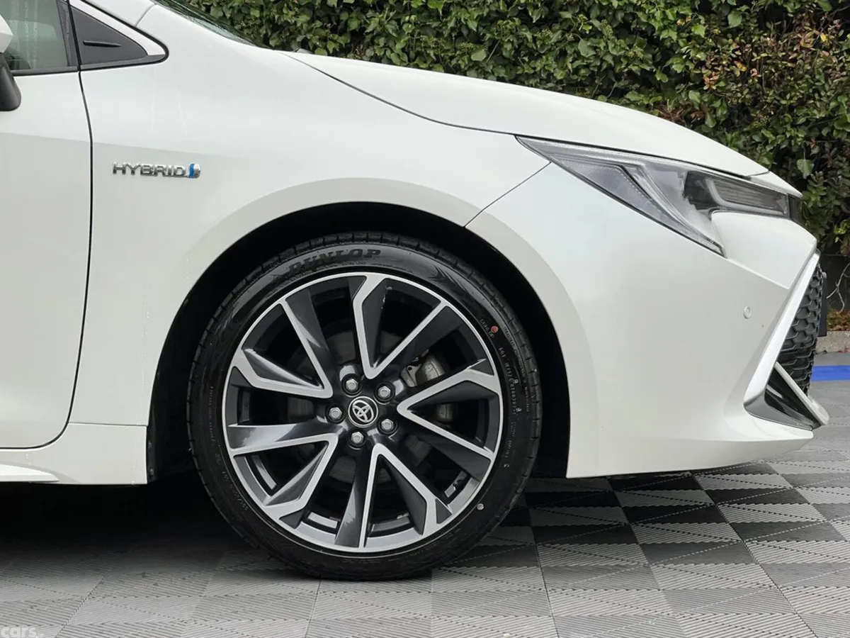 Toyota Corolla Hatchback, Petrol Hybrid, 2018, White
