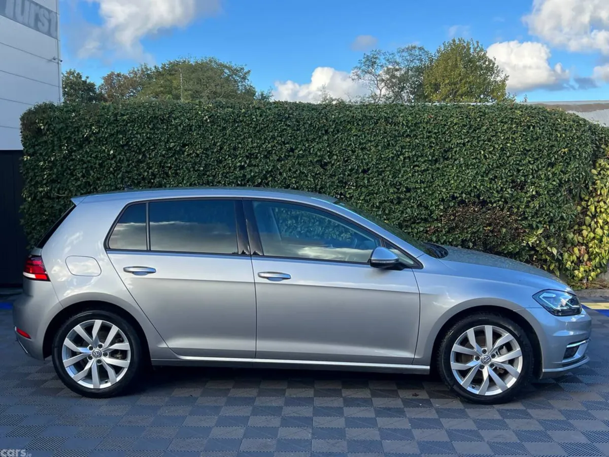 Volkswagen Golf Hatchback, Petrol, 2017, Silver