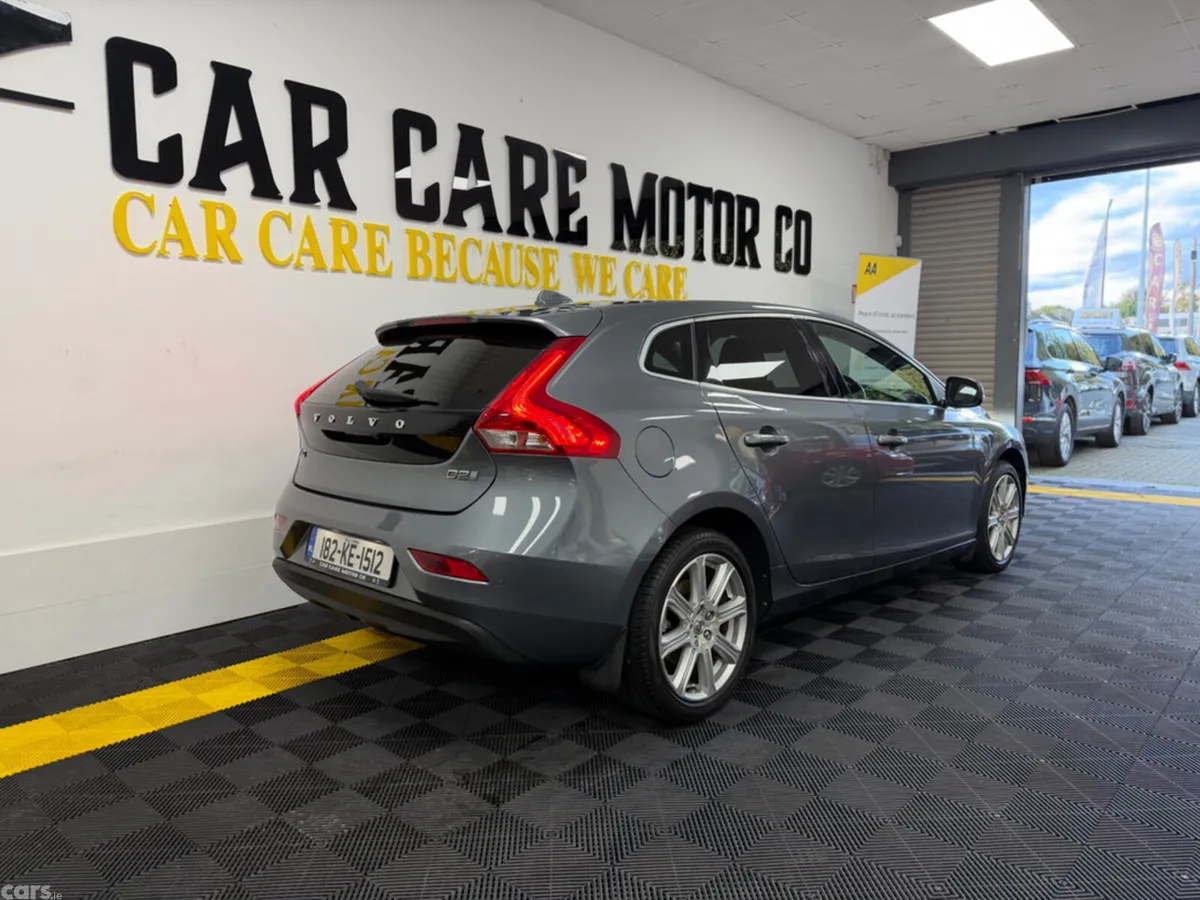 Volvo V40 Estate, Diesel, 2018, Grey