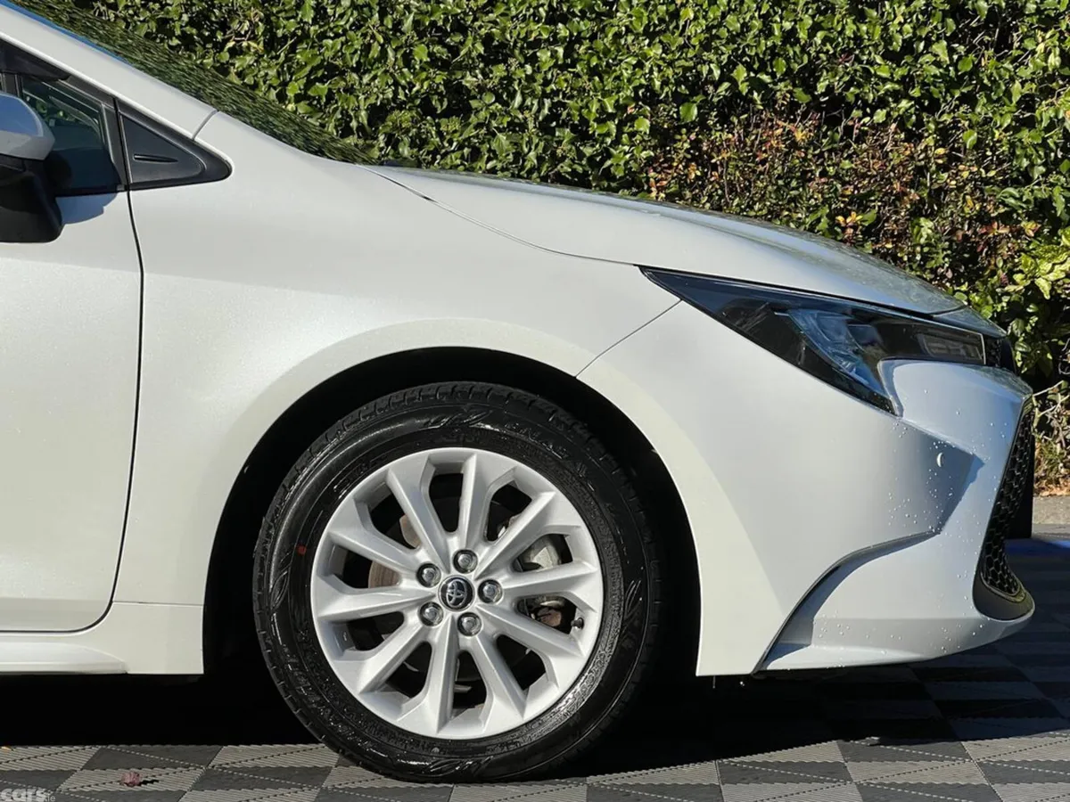 Toyota Corolla Estate, Petrol Hybrid, 2022, White