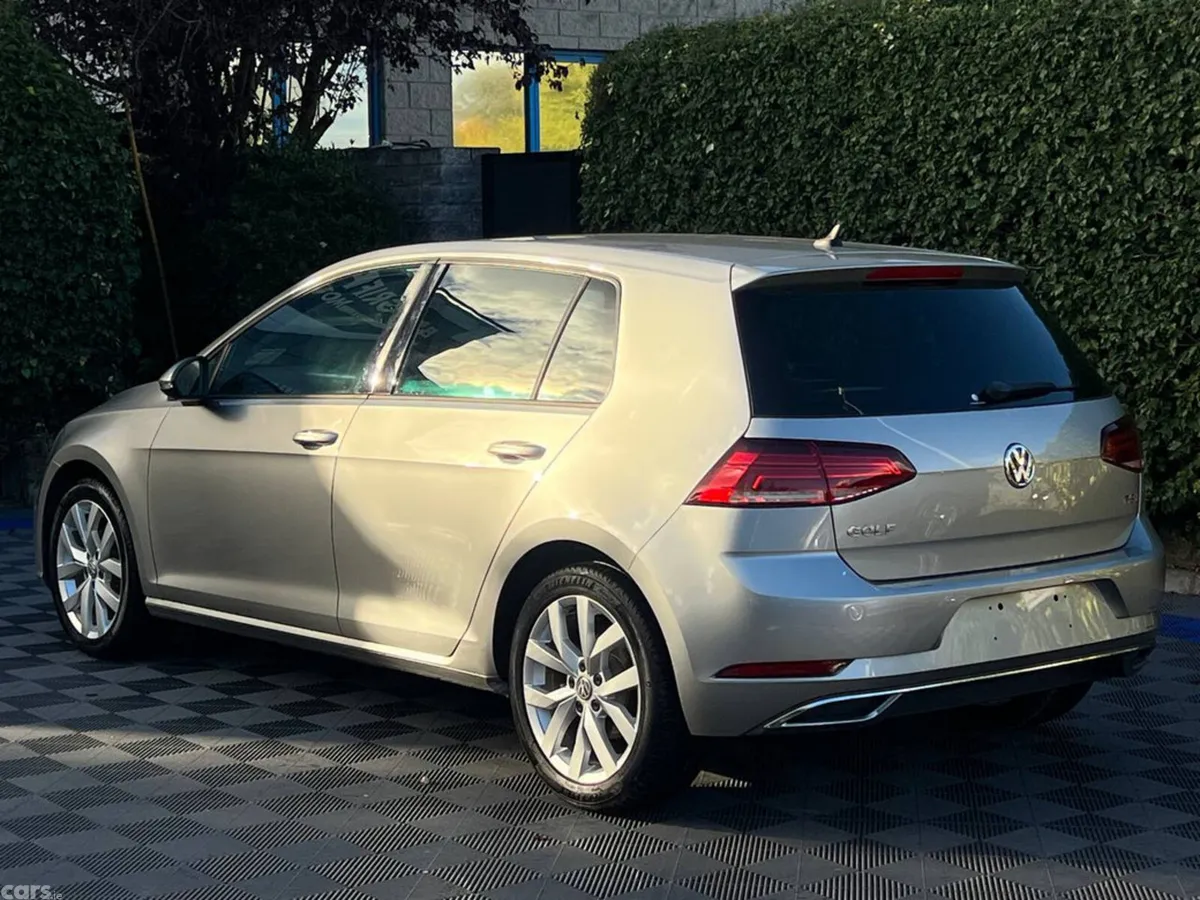 Volkswagen Golf Hatchback, Petrol, 2017, Silver