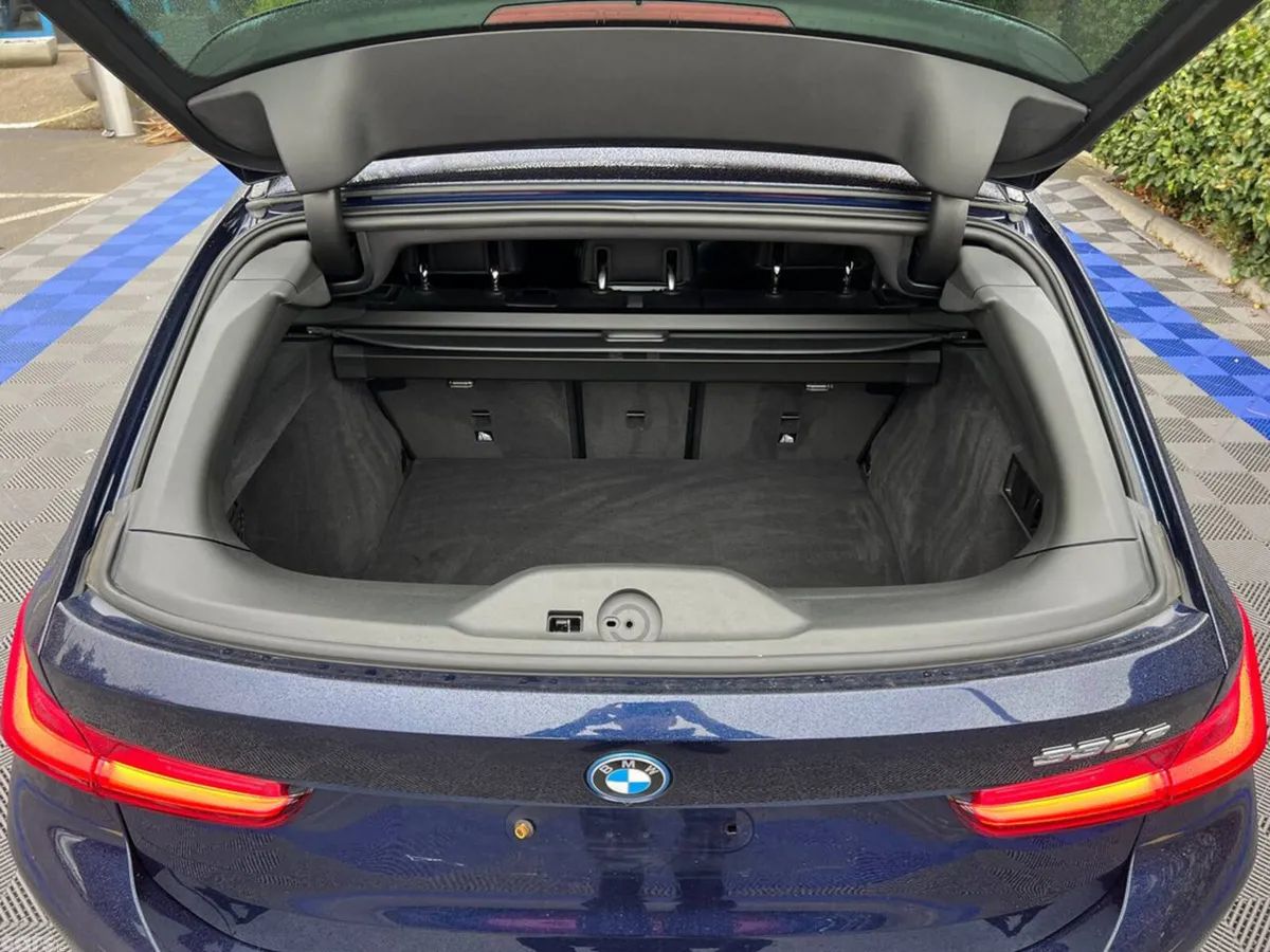 BMW 3-Series Estate, Petrol Plug-in Hybrid, 2022, Blue