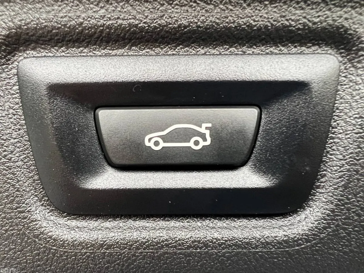 BMW 3-Series Estate, Petrol Plug-in Hybrid, 2022, Blue