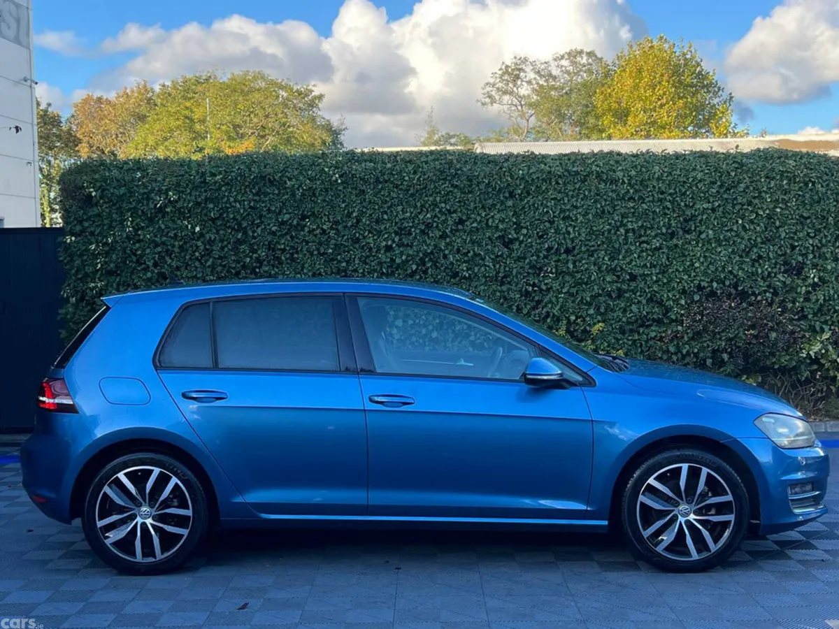 Volkswagen Golf Hatchback, Petrol, 2017, Blue