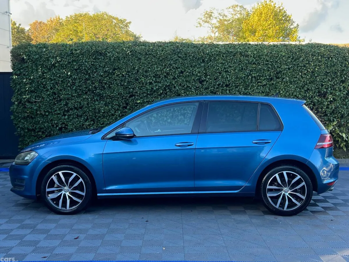 Volkswagen Golf Hatchback, Petrol, 2017, Blue