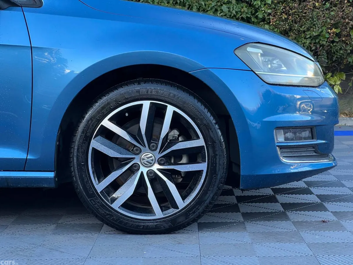 Volkswagen Golf Hatchback, Petrol, 2017, Blue