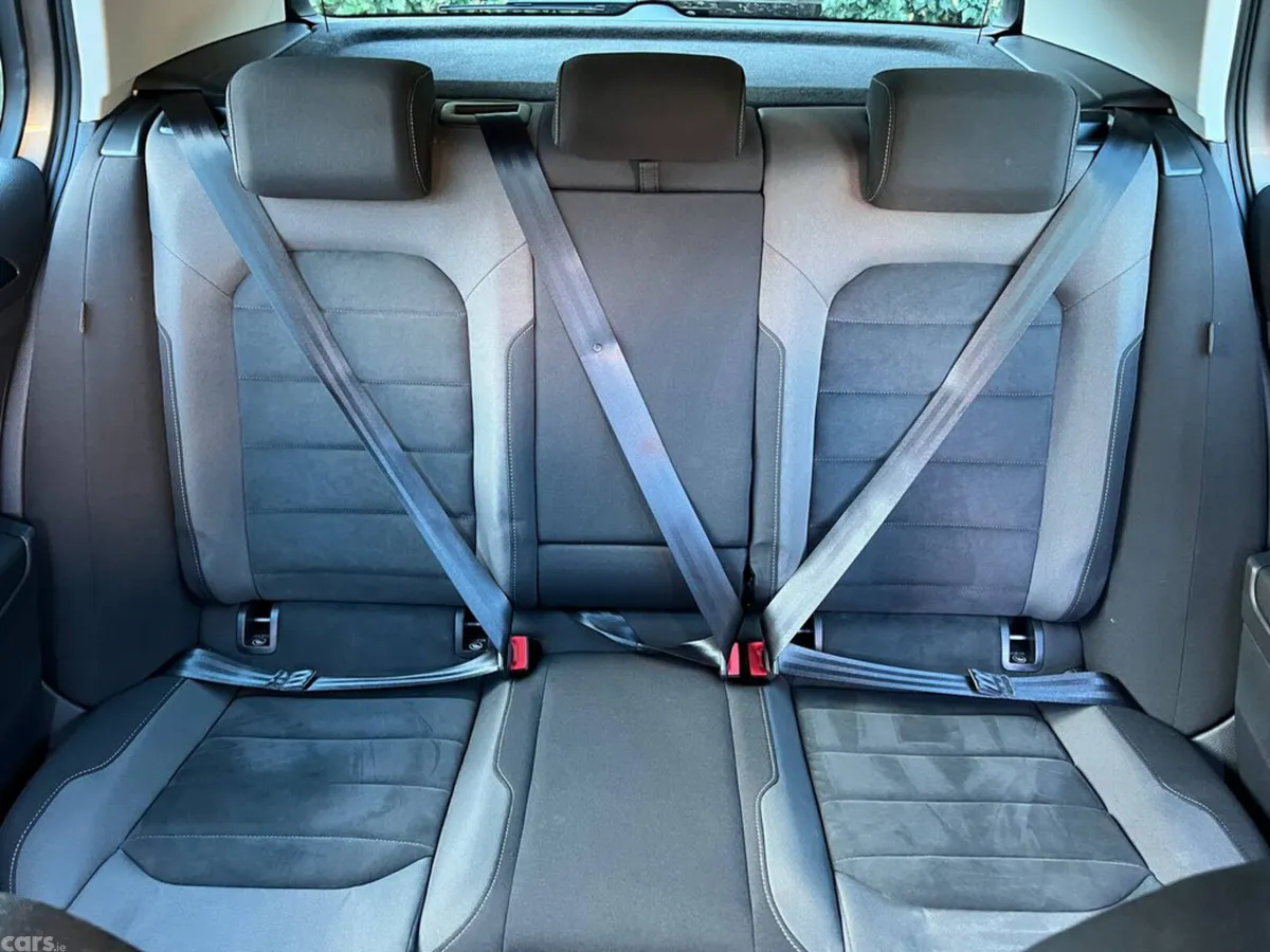 Volkswagen Golf Hatchback, Petrol, 2017, Silver