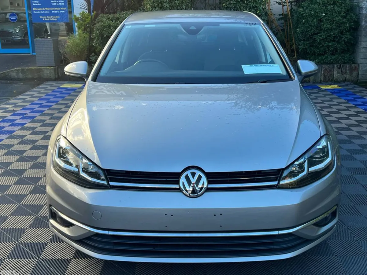 Volkswagen Golf Hatchback, Petrol, 2017, Silver