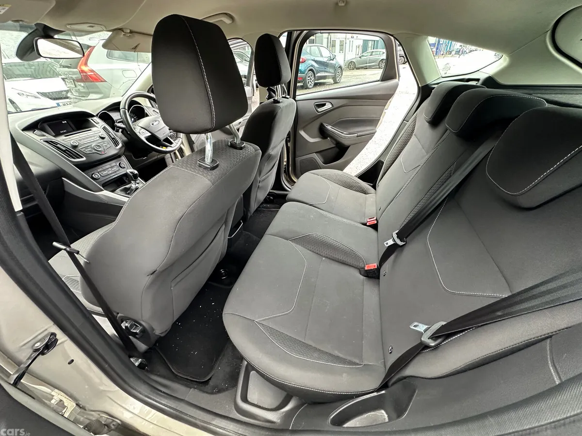 Ford Focus Hatchback, Diesel, 2017, Grey