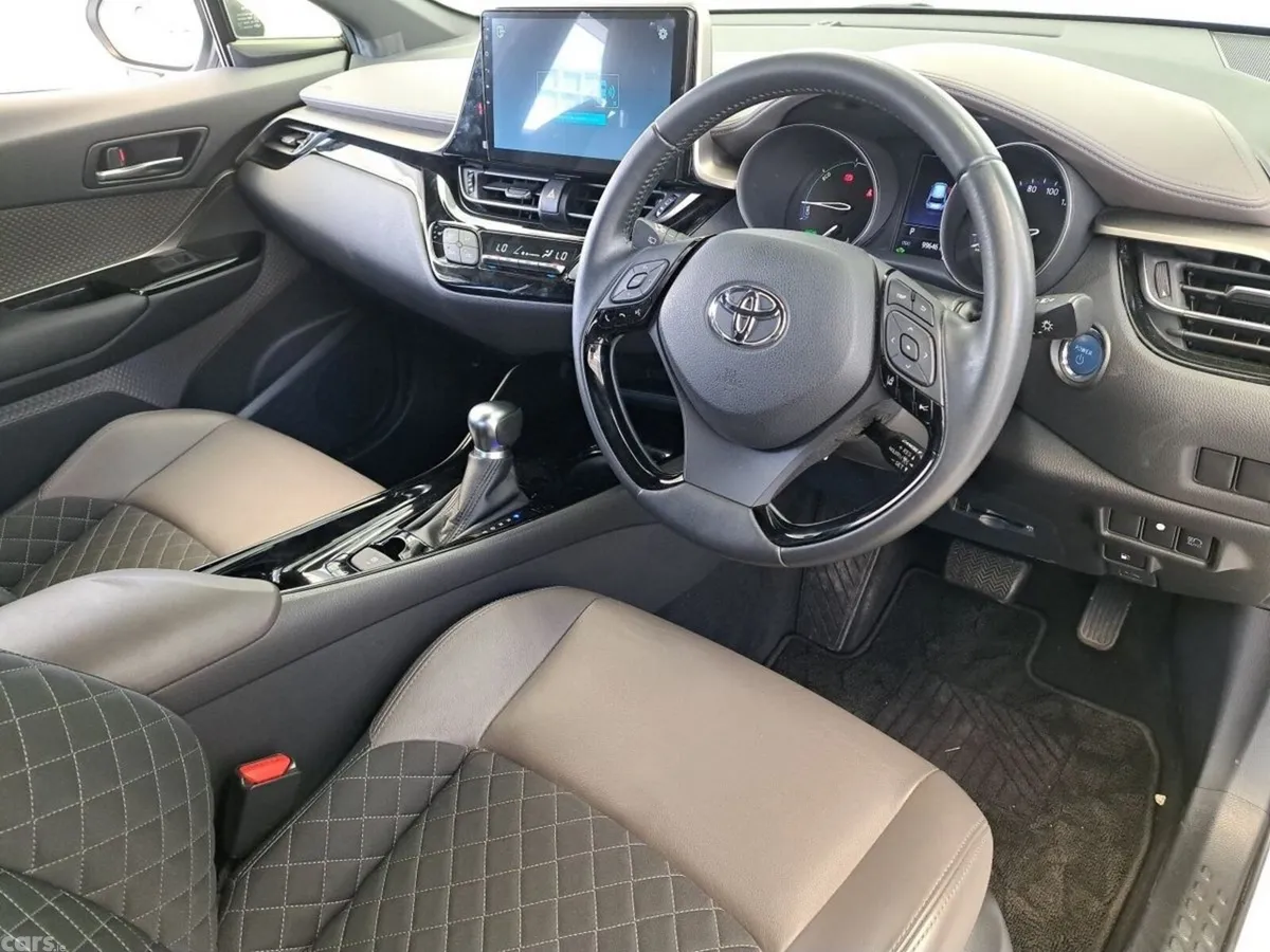 Toyota C-HR SUV, Petrol Hybrid, 2020, White
