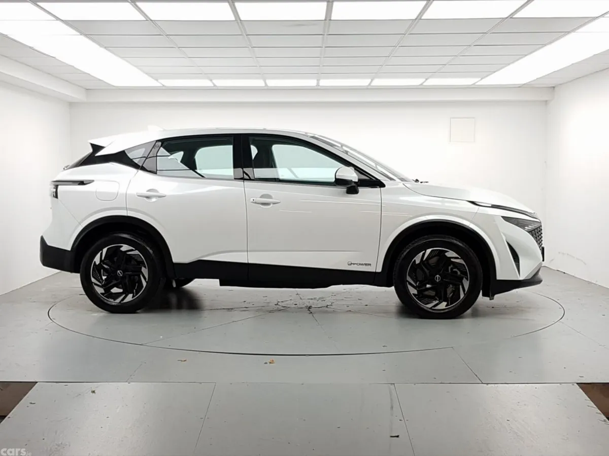 Nissan Qashqai MPV, Petrol Hybrid, 2026, White