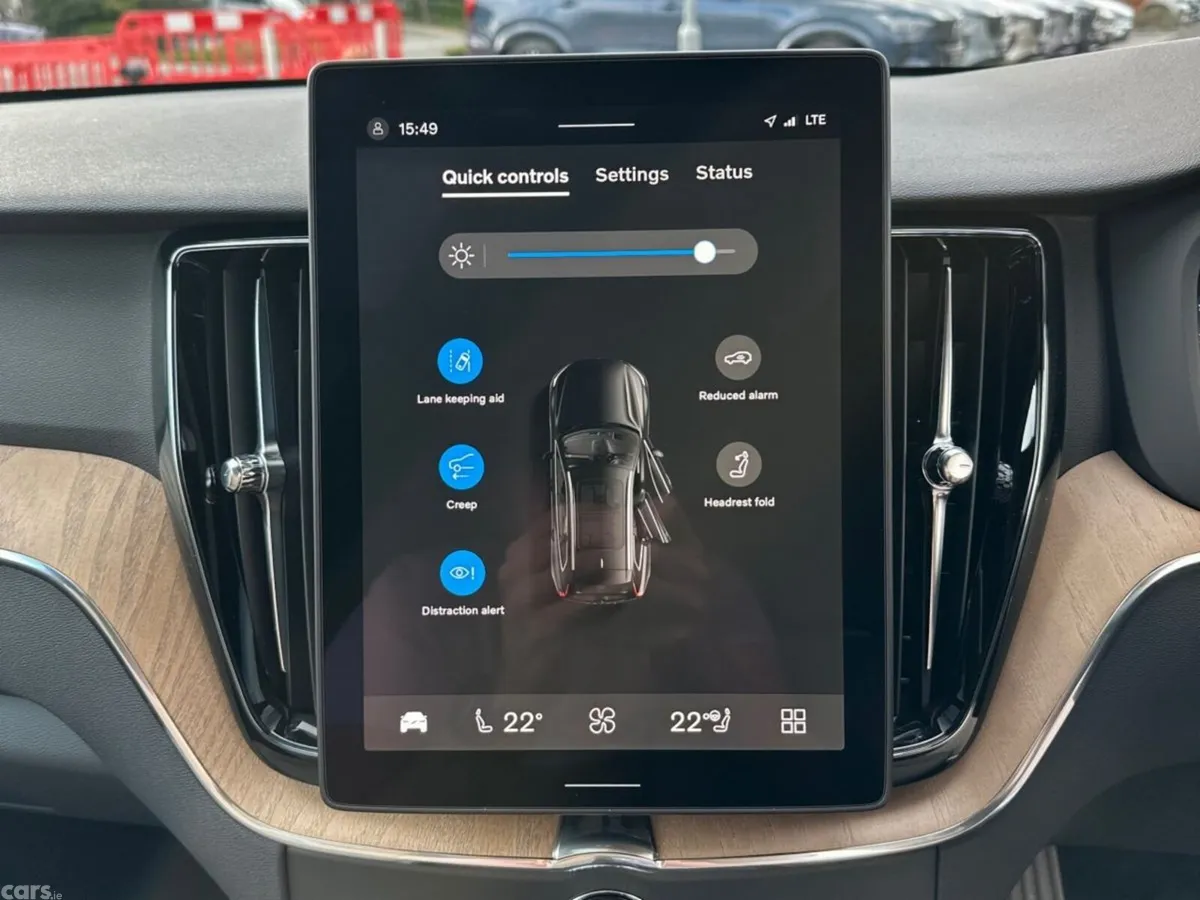 Volvo XC60 SUV, Petrol Plug-in Hybrid, 2026, Black