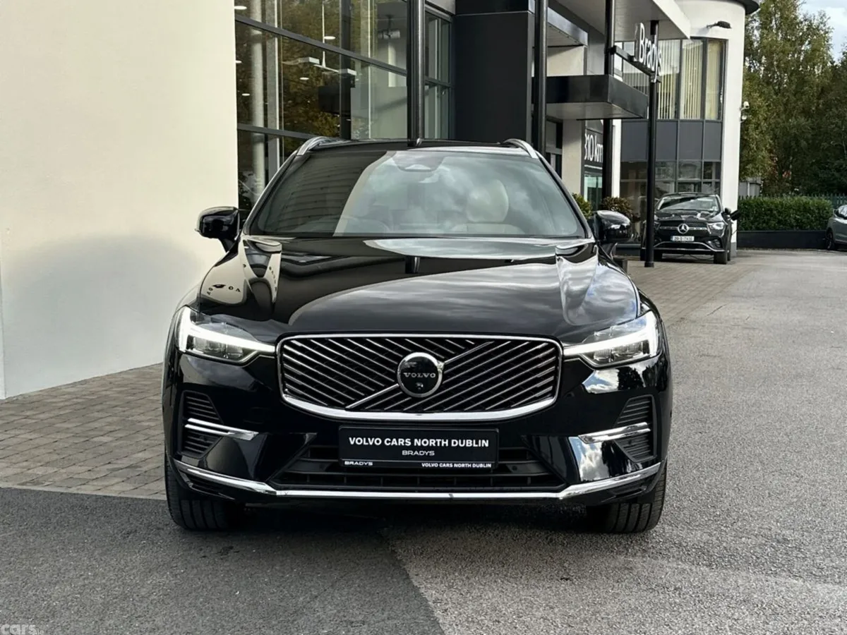 Volvo XC60 SUV, Petrol Plug-in Hybrid, 2026, Black