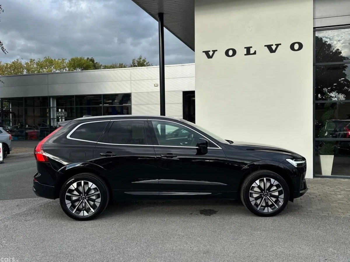 Volvo XC60 SUV, Petrol Plug-in Hybrid, 2026, Black