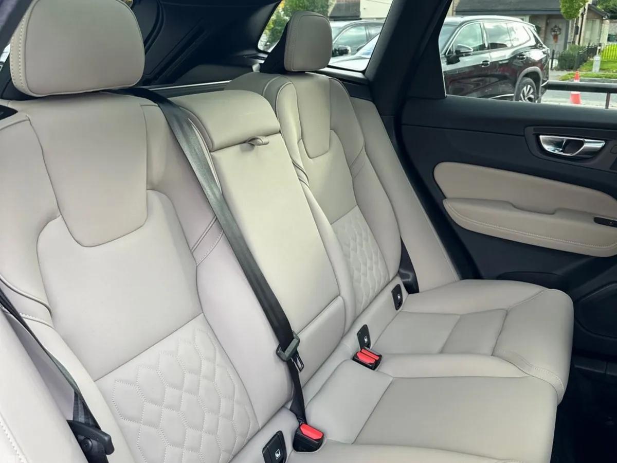 Volvo XC60 SUV, Petrol Plug-in Hybrid, 2026, Black
