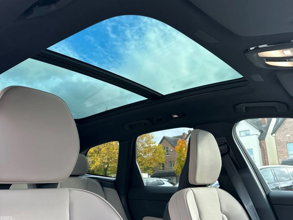 Volvo XC60 SUV, Petrol Plug-in Hybrid, 2026, Black