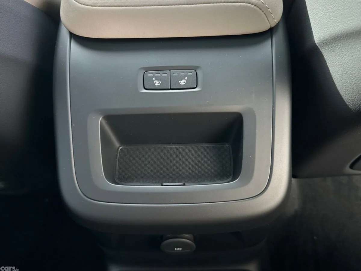 Volvo XC60 SUV, Petrol Plug-in Hybrid, 2026, Black