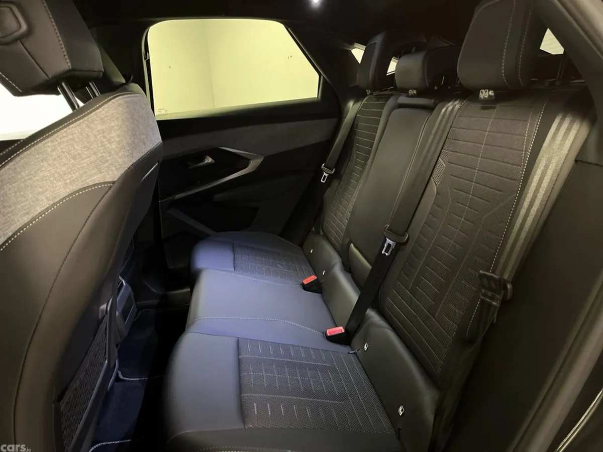 Peugeot 3008 SUV, Electric, 2025, Grey