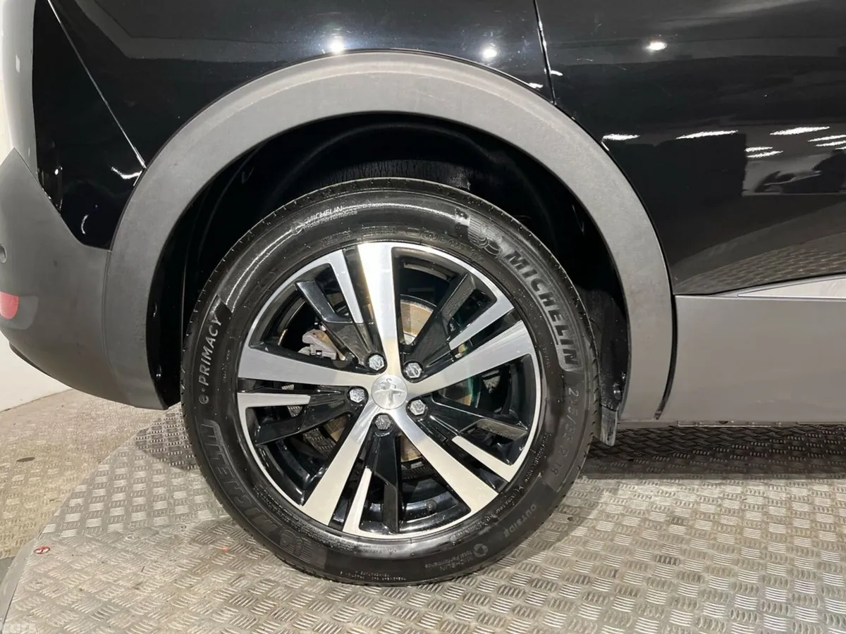 Peugeot 5008 MPV, Petrol Hybrid, 2024, Black
