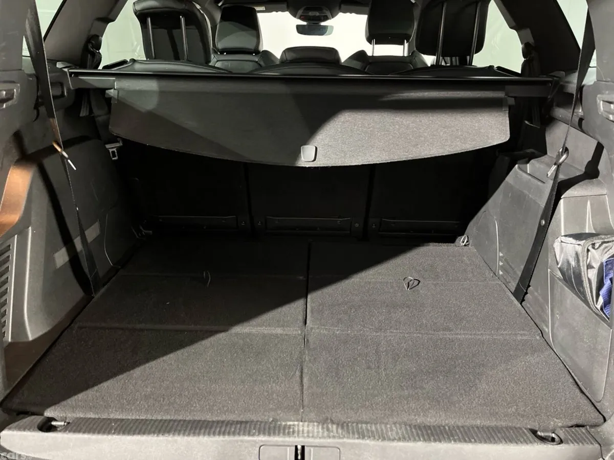 Peugeot 5008 MPV, Petrol Hybrid, 2024, Black