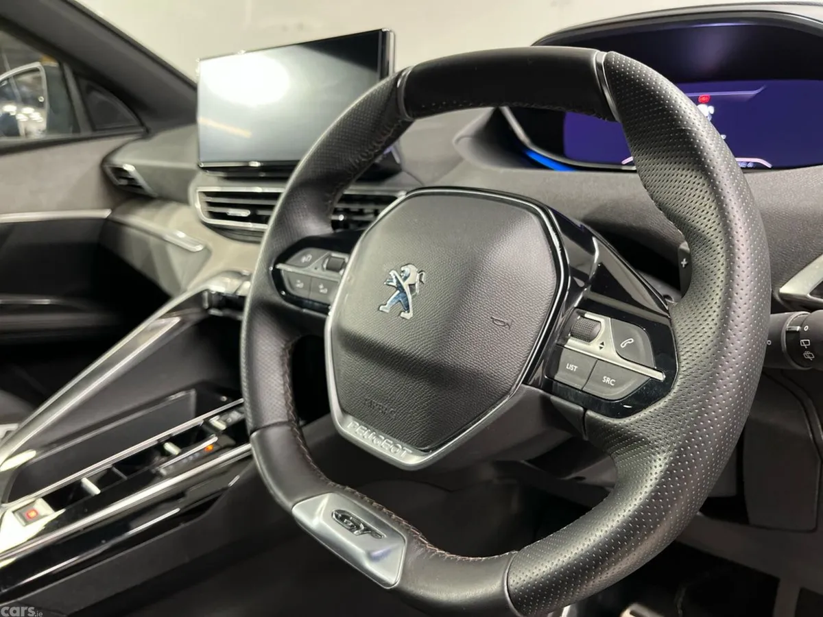 Peugeot 5008 MPV, Petrol Hybrid, 2024, Black