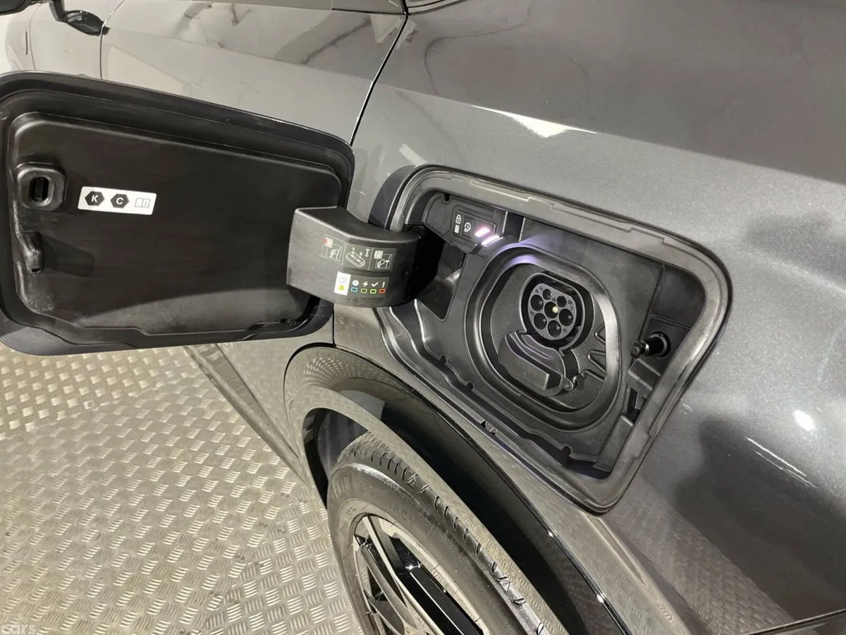 Peugeot 3008 SUV, Electric, 2025, Grey