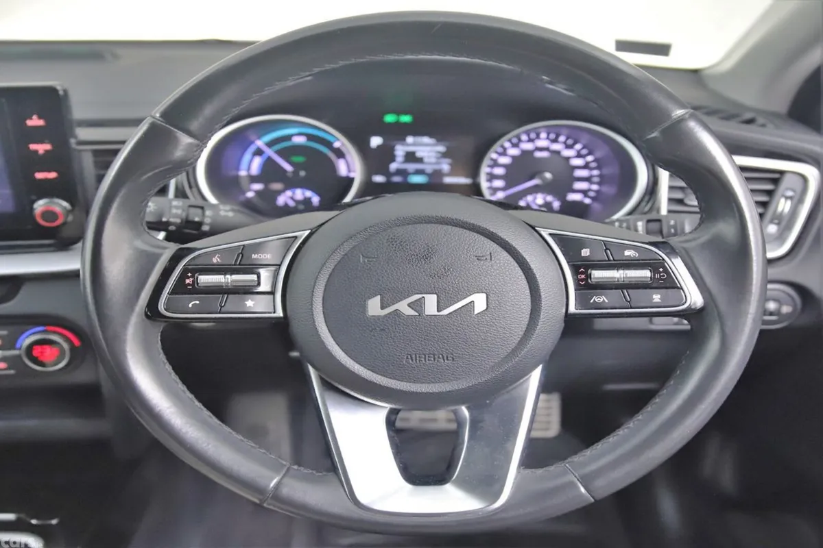 Kia XCeed SUV, Petrol Plug-in Hybrid, 2023, Grey