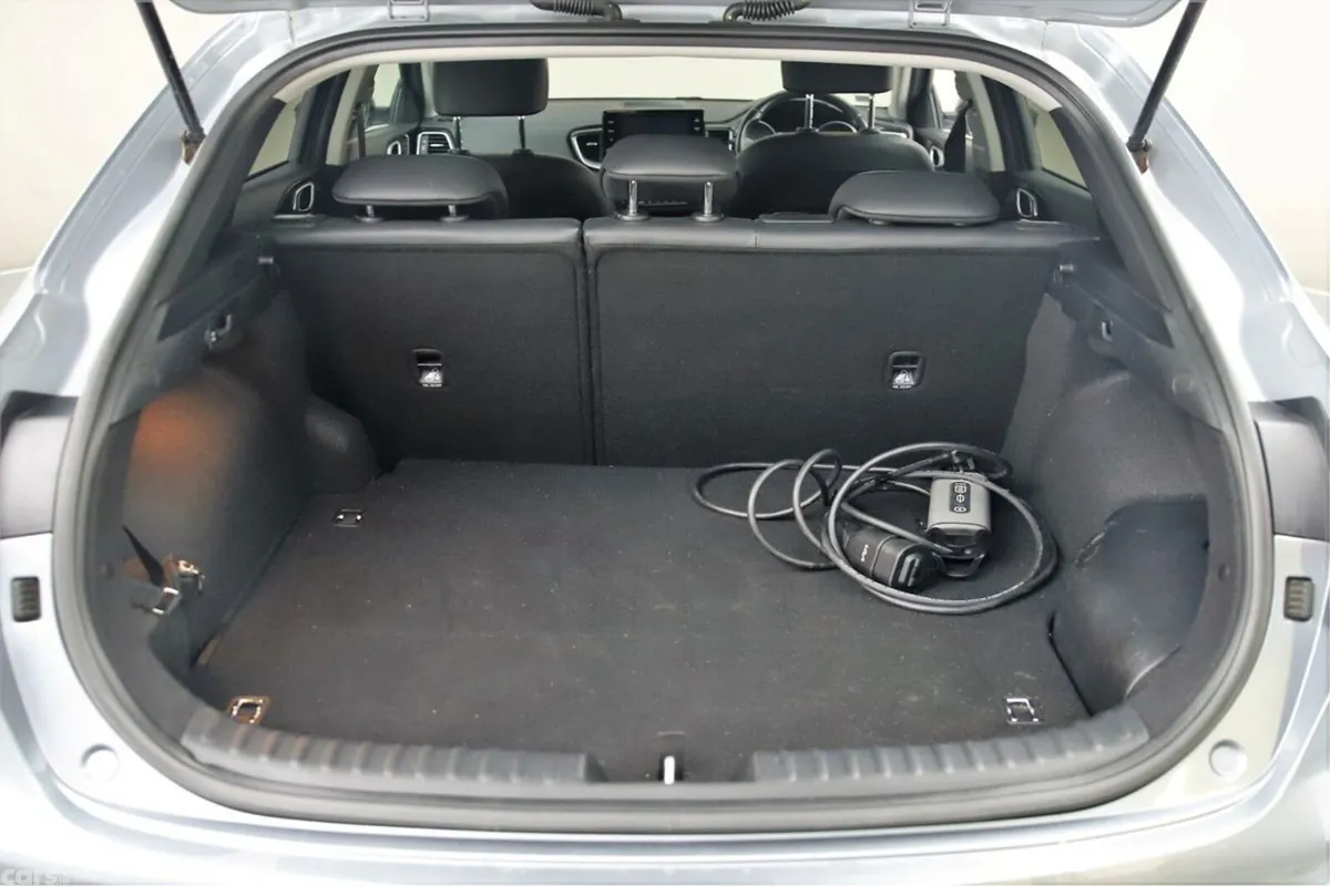 Kia XCeed SUV, Petrol Plug-in Hybrid, 2023, Grey
