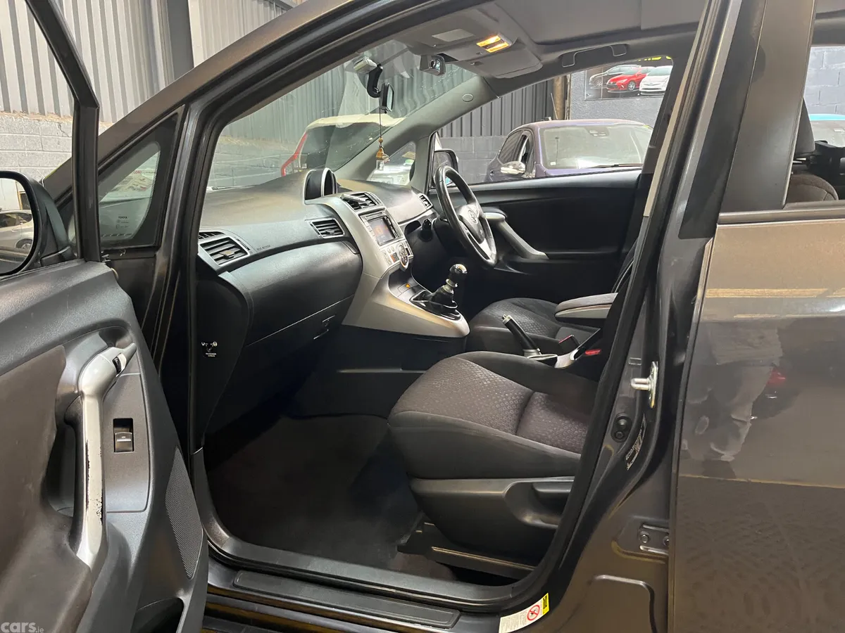 Toyota Verso MPV, Diesel, 2011, Grey
