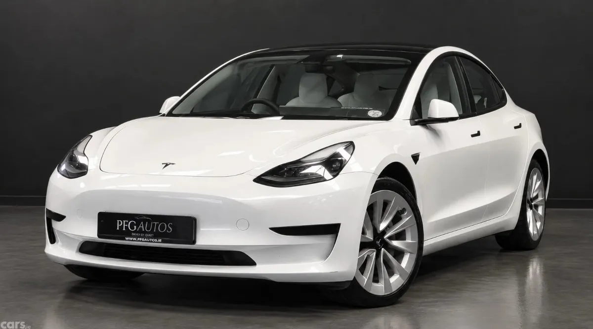 Tesla Model 3 Saloon, Electric, 2022, White