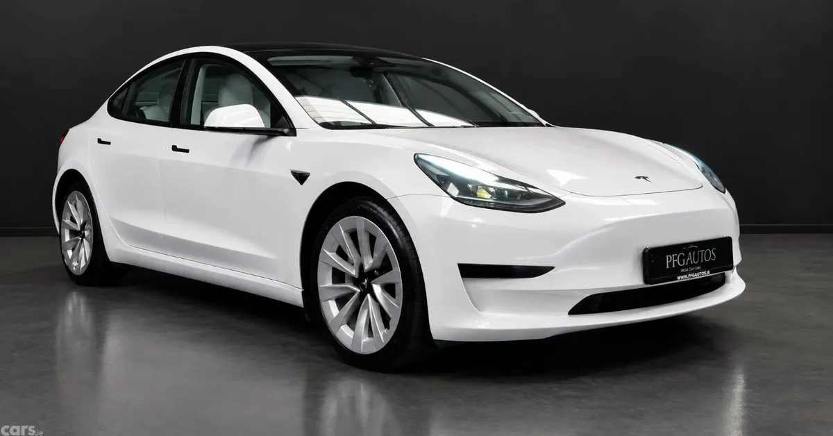 Tesla Model 3 Saloon, Electric, 2022, White