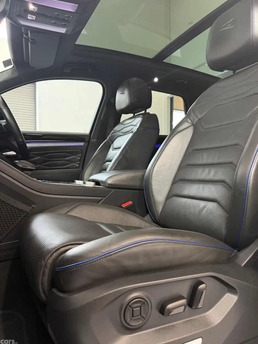 Volkswagen Touareg SUV, Petrol Plug-in Hybrid, 2023, Grey