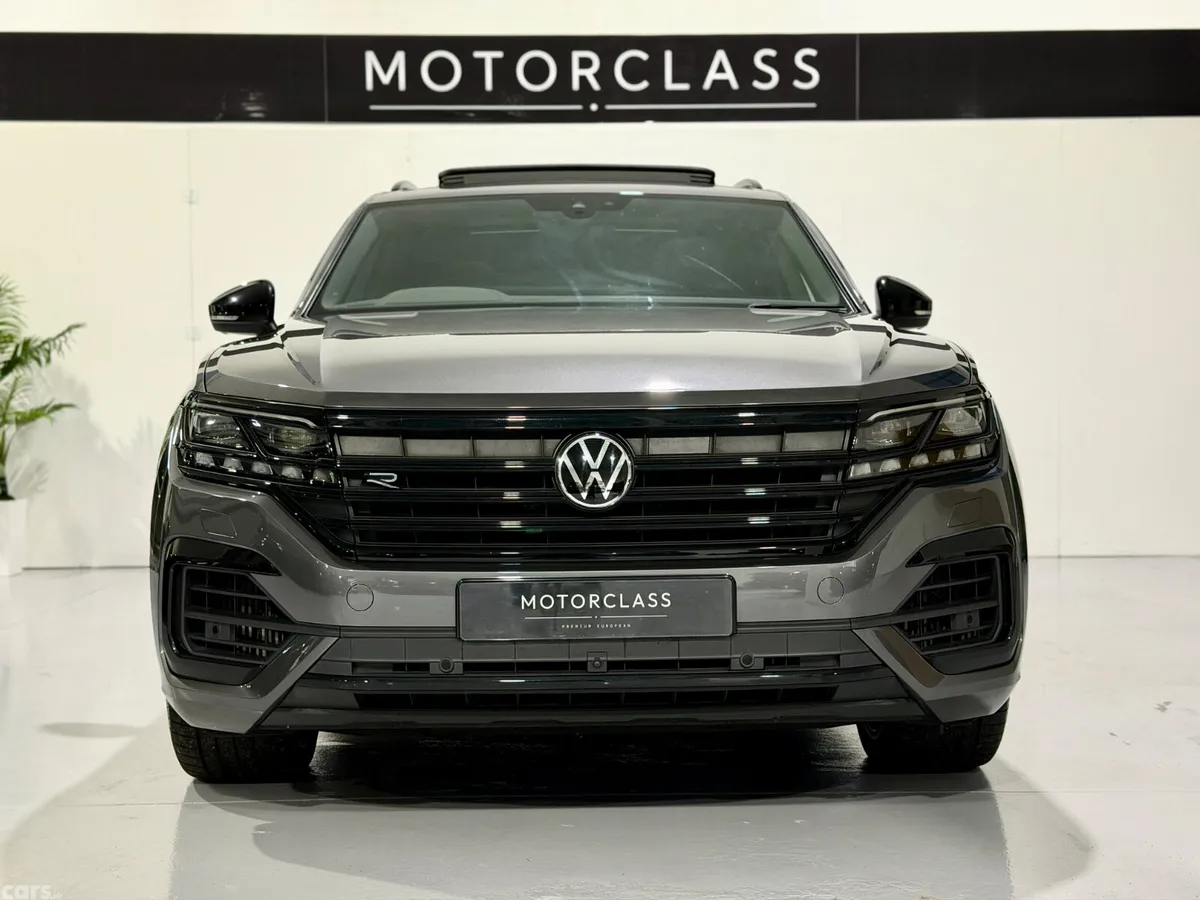 Volkswagen Touareg SUV, Petrol Plug-in Hybrid, 2023, Grey