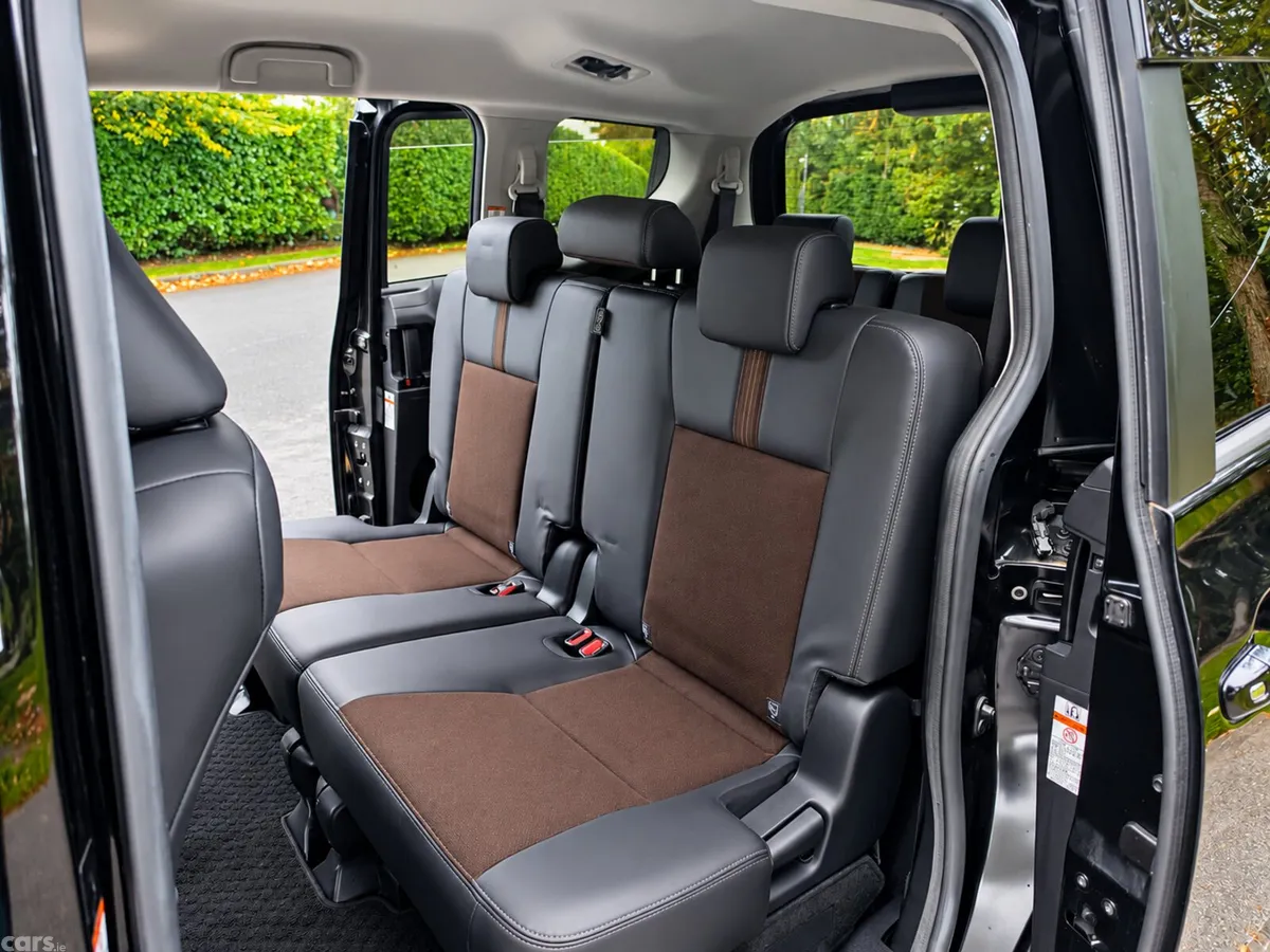 Toyota Sienta MPV, Petrol Hybrid, 2018, Black