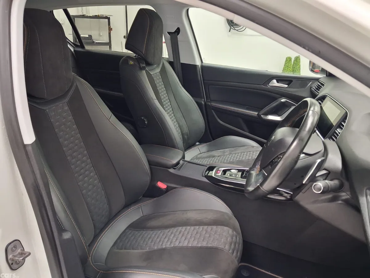 Peugeot 5008 SUV, Diesel, 2021, Blue