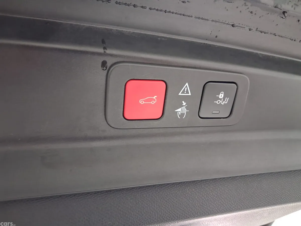 Peugeot 5008 SUV, Diesel, 2021, Blue