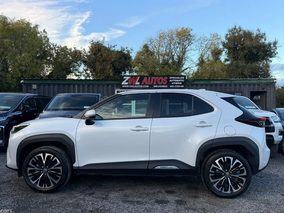 Toyota Yaris Cross MPV, Petrol Hybrid, 2024, White