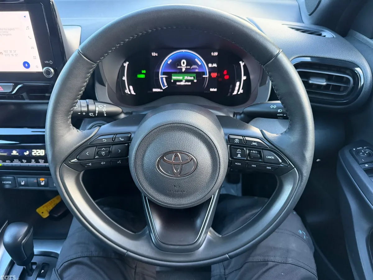 Toyota Yaris Cross MPV, Petrol Hybrid, 2024, White