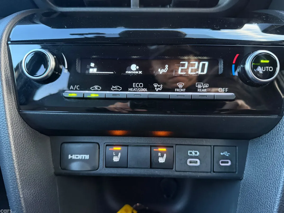 Toyota Yaris Cross MPV, Petrol Hybrid, 2024, White