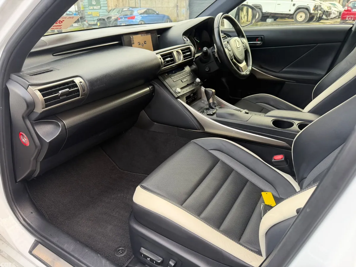 Lexus IS Saloon, Petrol Hybrid, 2016, White