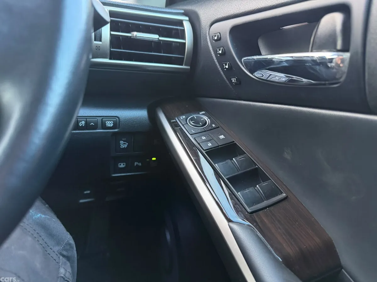 Lexus IS Saloon, Petrol Hybrid, 2014, White