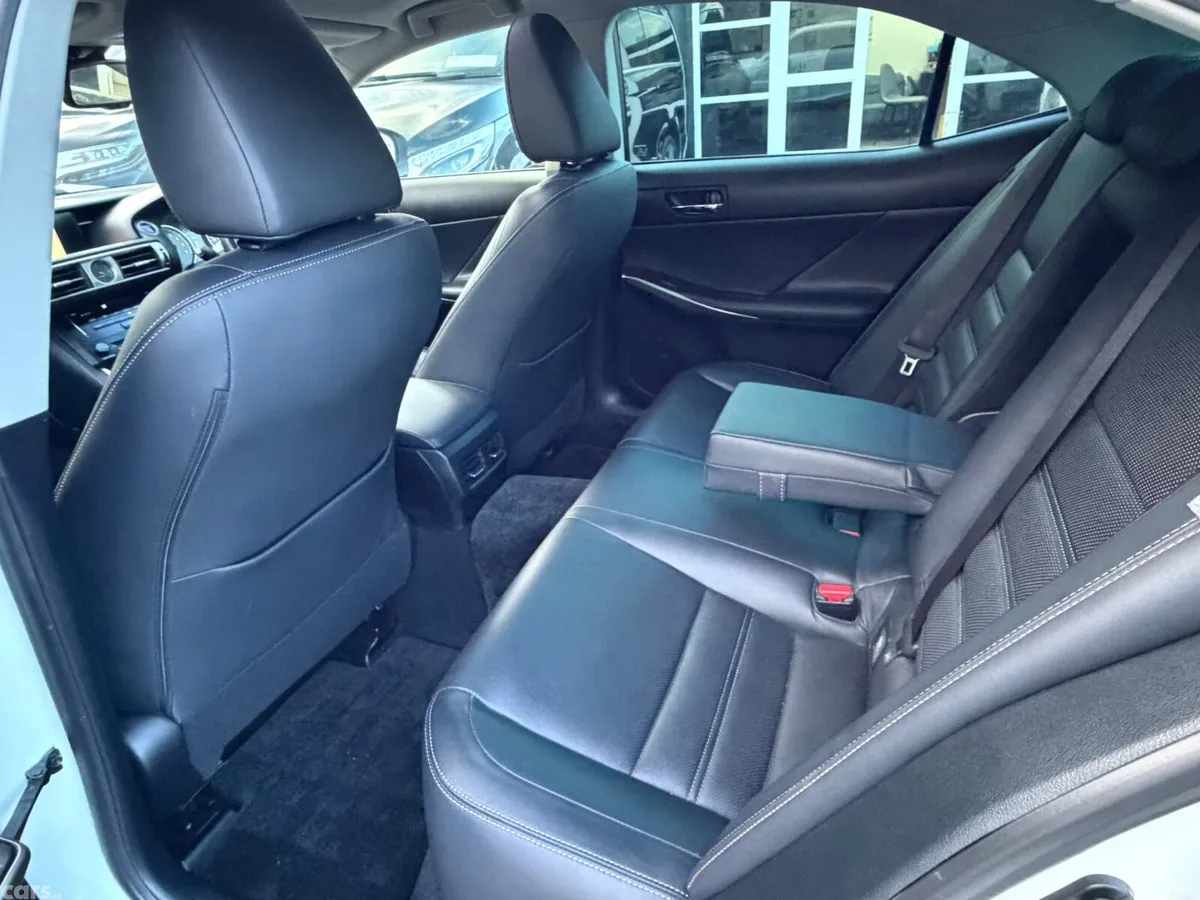 Lexus IS Saloon, Petrol Hybrid, 2014, White