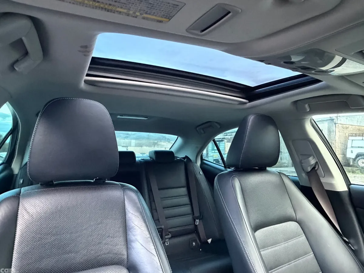 Lexus IS Saloon, Petrol Hybrid, 2014, White