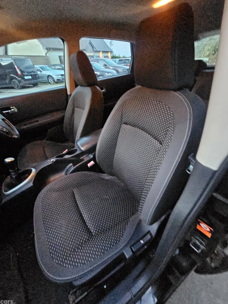 Nissan Qashqai Hatchback, Diesel, 2009, Black