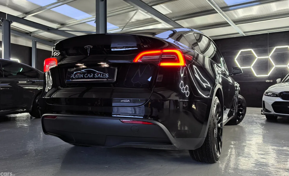 Tesla Model Y MPV, Electric, 2023, Black