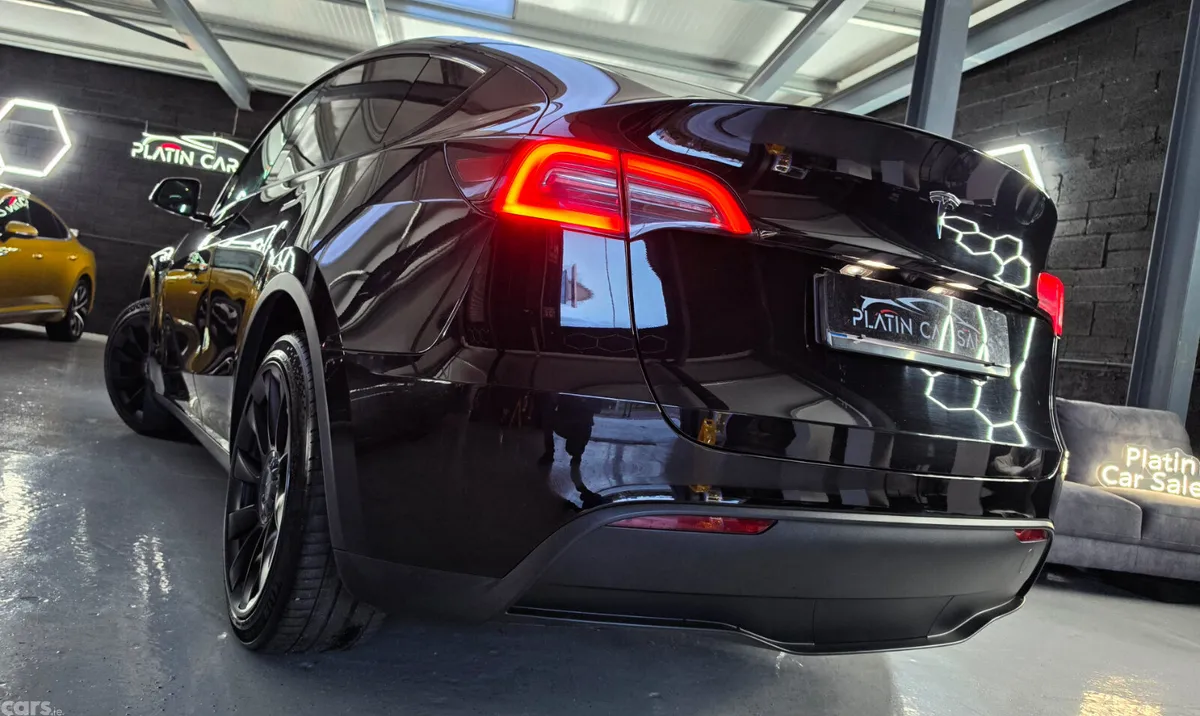 Tesla Model Y MPV, Electric, 2023, Black