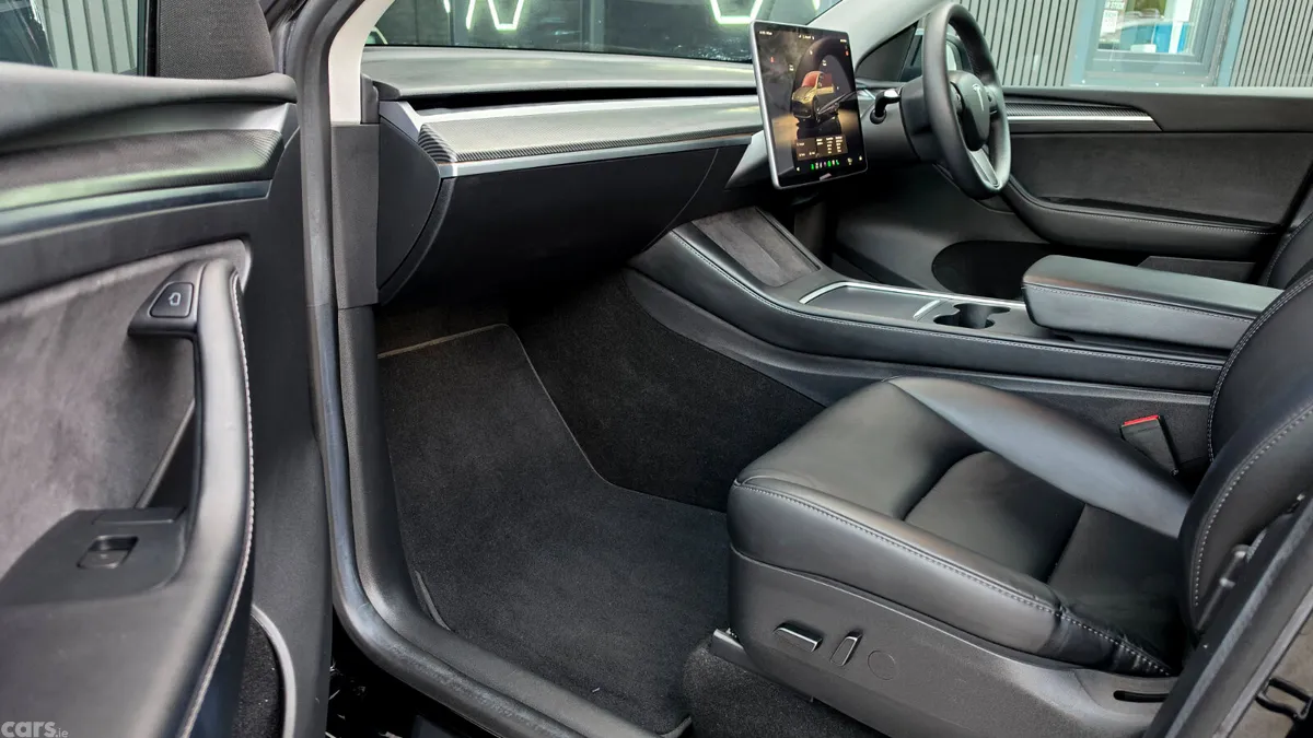 Tesla Model Y MPV, Electric, 2023, Black