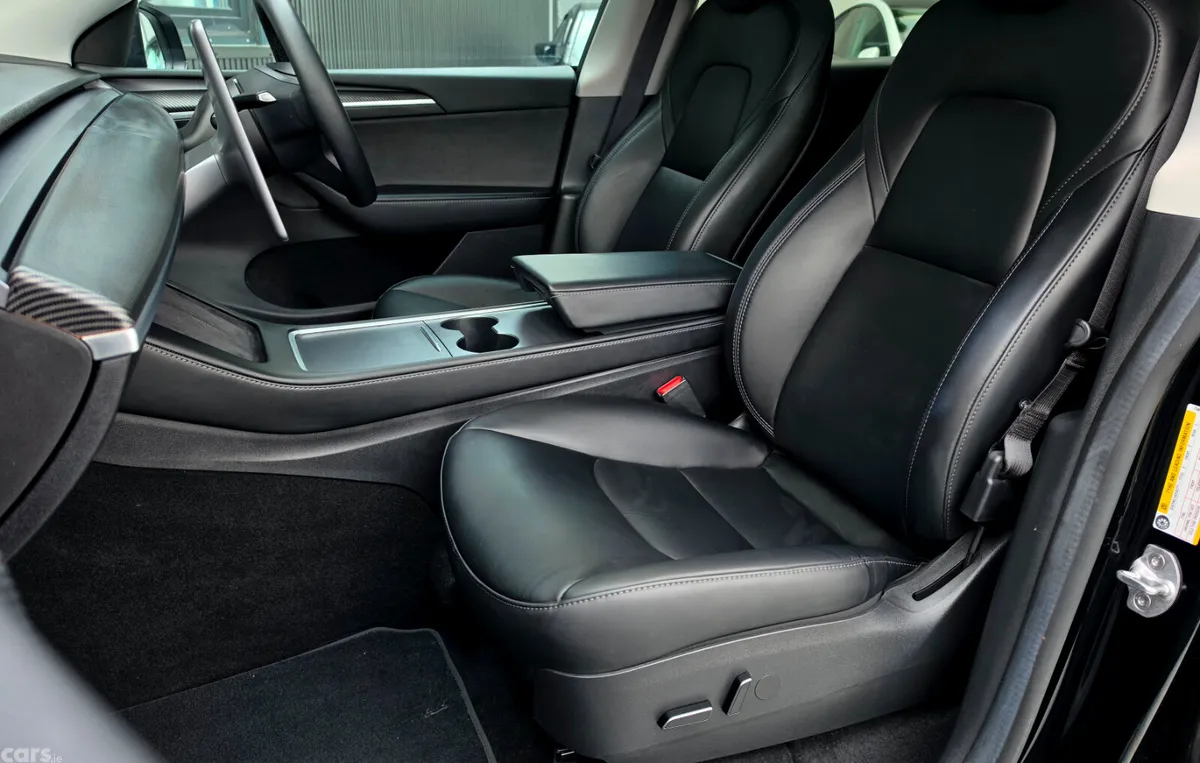 Tesla Model Y MPV, Electric, 2023, Black