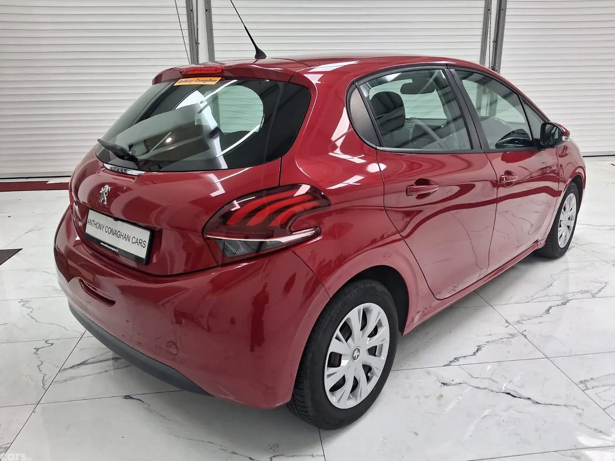 Peugeot 208 Hatchback, Petrol, 2016, Red